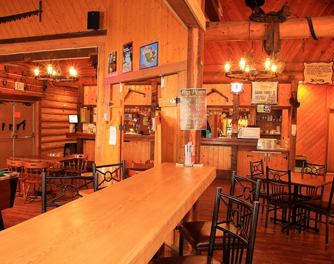 Cariboo Lodge Clinton Exterior photo
